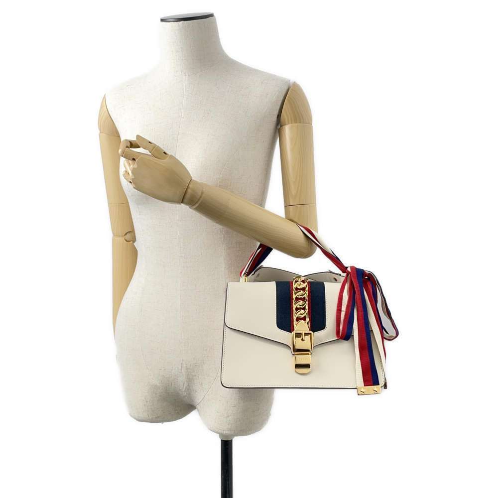 Gucci Sylvie Shoulder Bag Handbag Chain Motif White - Picture 5 of 12